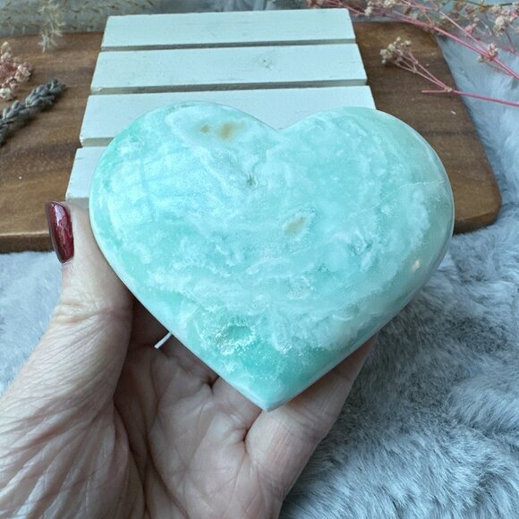 Gorgeous Caribbean Calcite Heart Carving - Picture 1 of 6